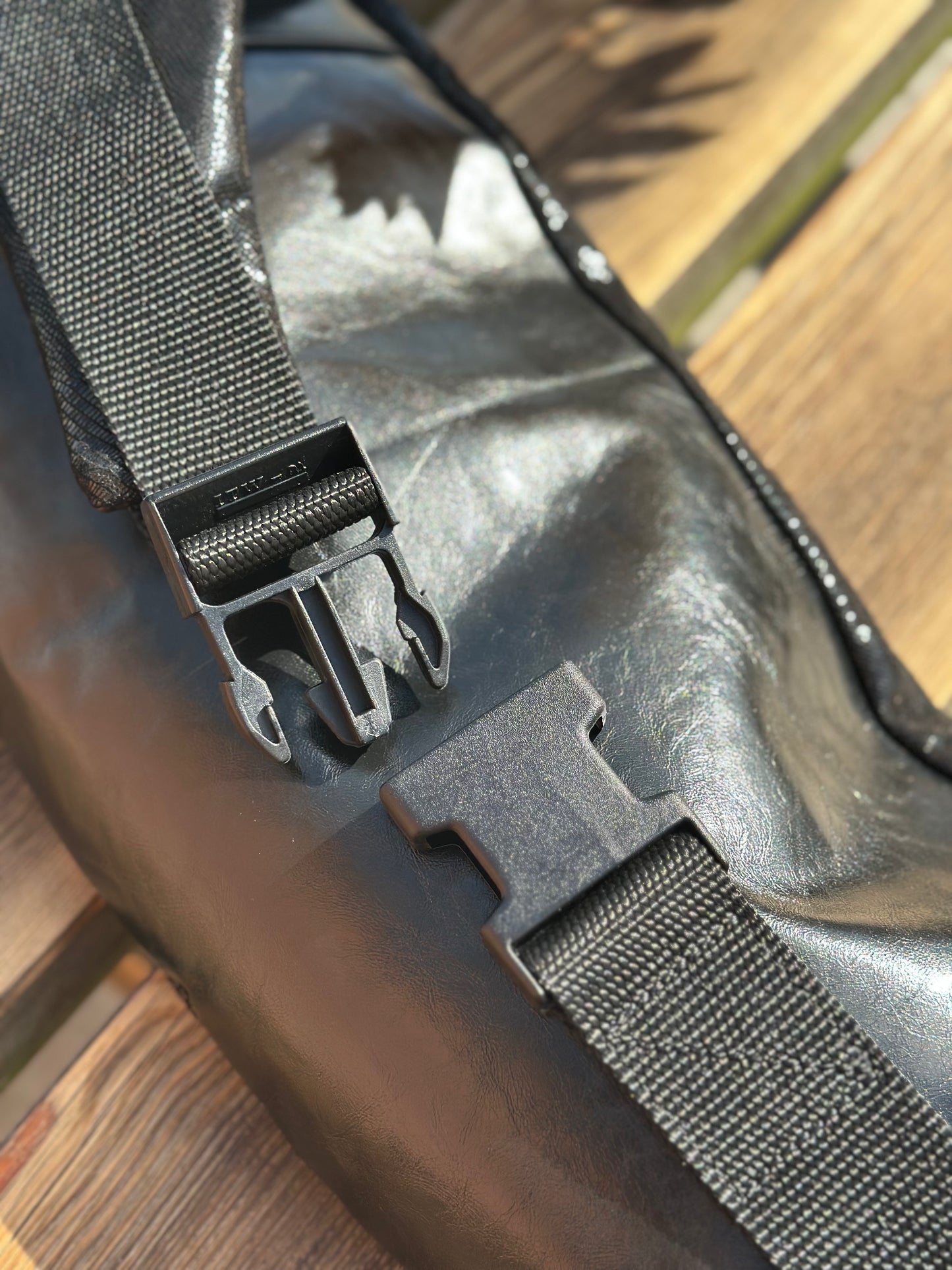 Sort, Crossbody-taske