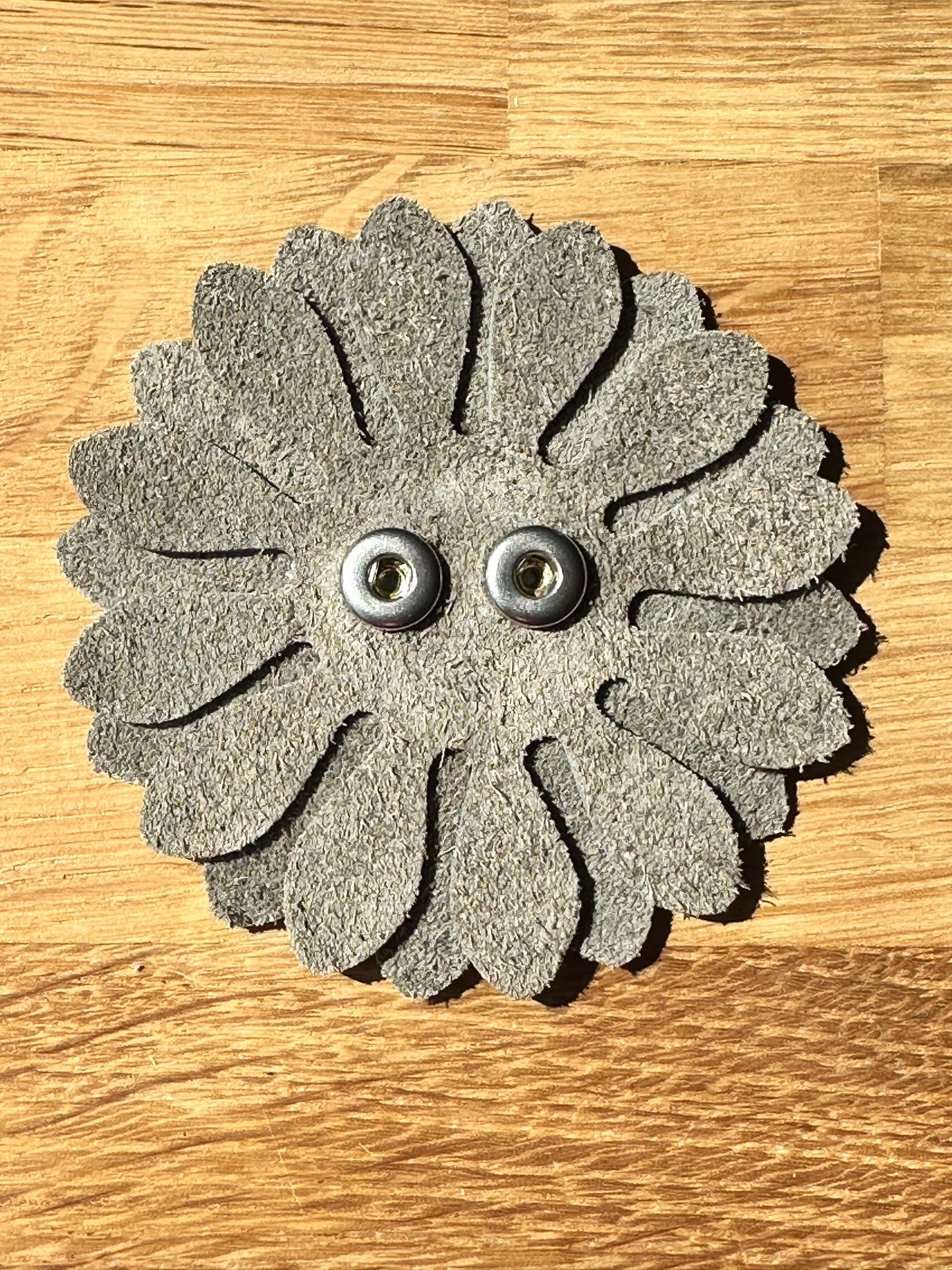 Stor grå blomst