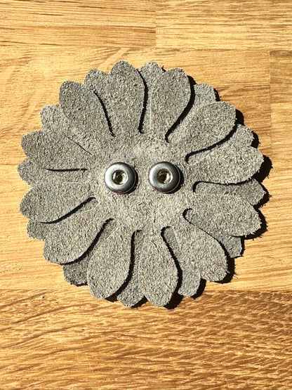 Stor grå blomst